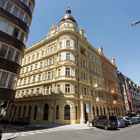 Sunlit Studio Near Wenceslas Square By Prague Days Apartman Kültér fotó