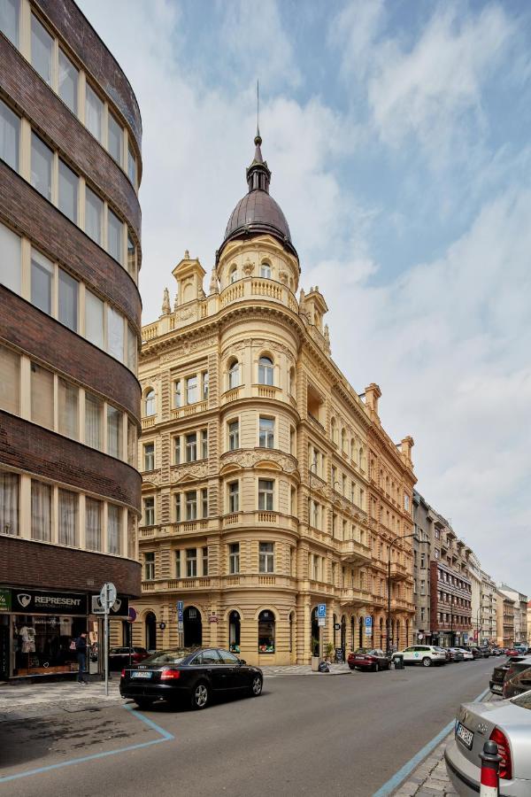 Sunlit Studio Near Wenceslas Square By Prague Days Apartman Kültér fotó
